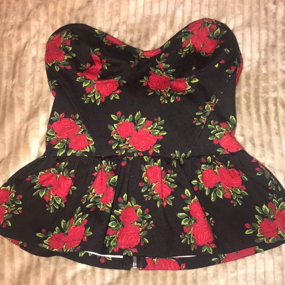 Strapless top 🌺